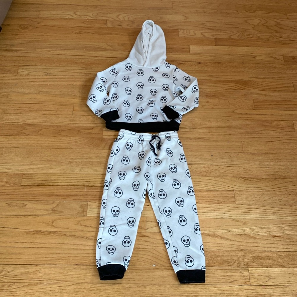 Skeleton sweatsuit